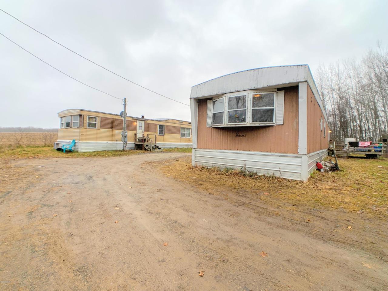339 Laurel Street - Photo 1