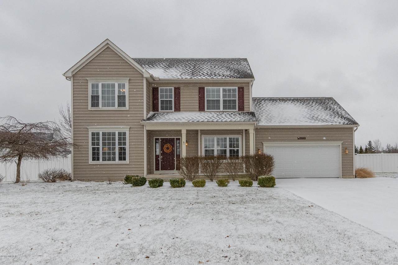 5273 Stapleton Drive - Photo 1