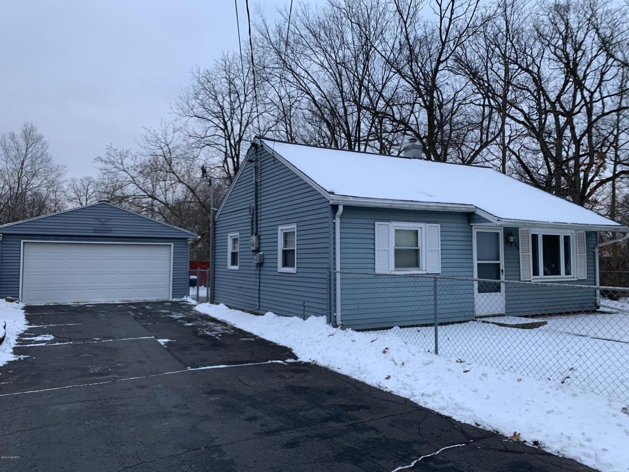 404 Wallace Avenue - Photo 1