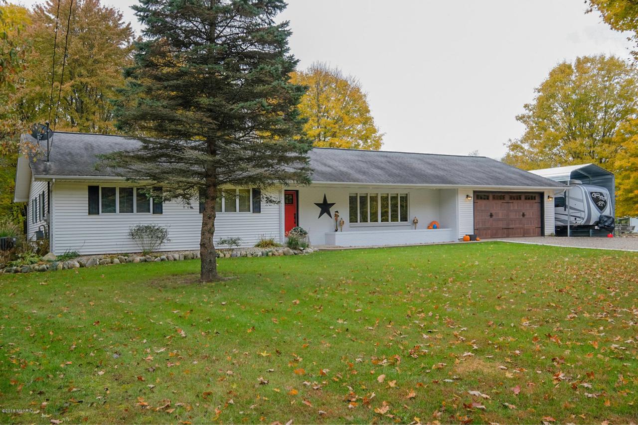 6374 E Avenue - Photo 1