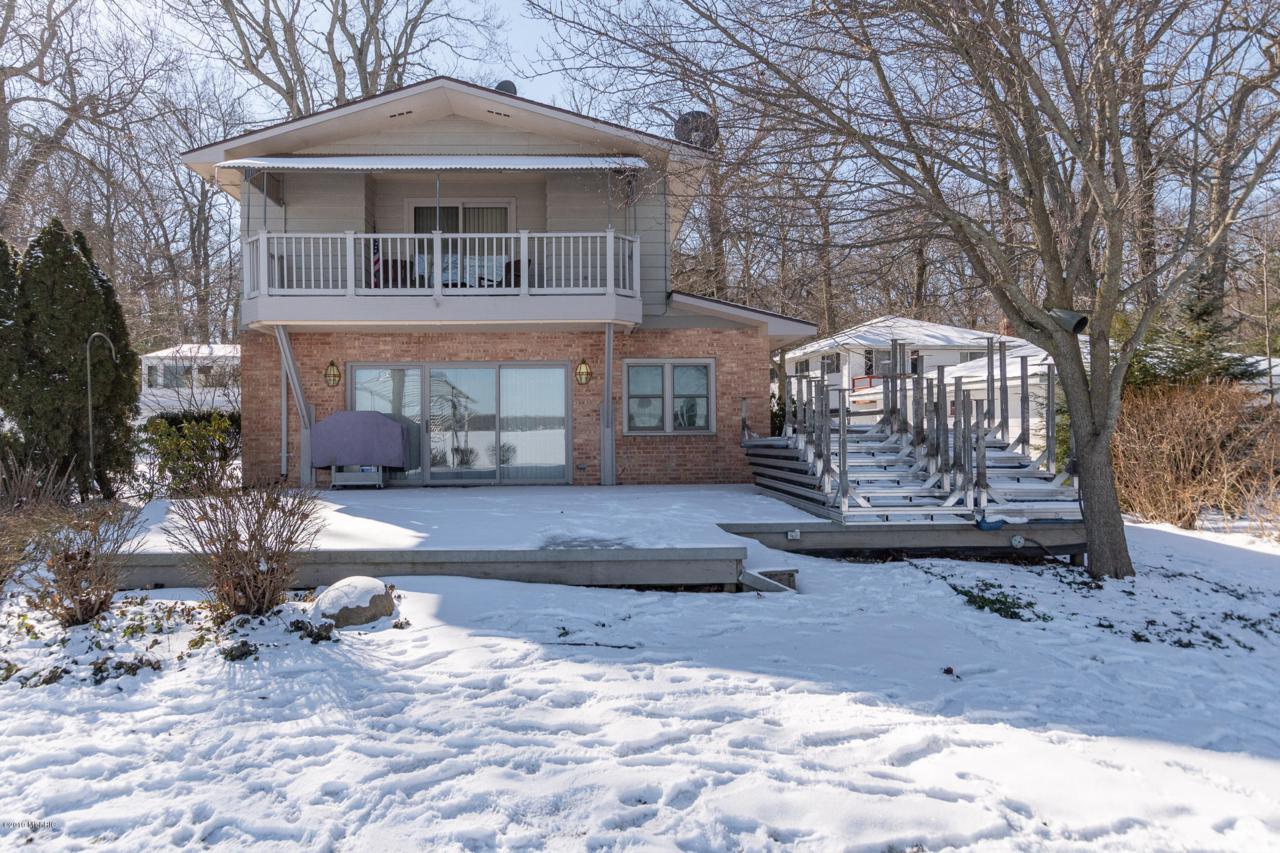 2137 Idlewild Drive - Photo 1