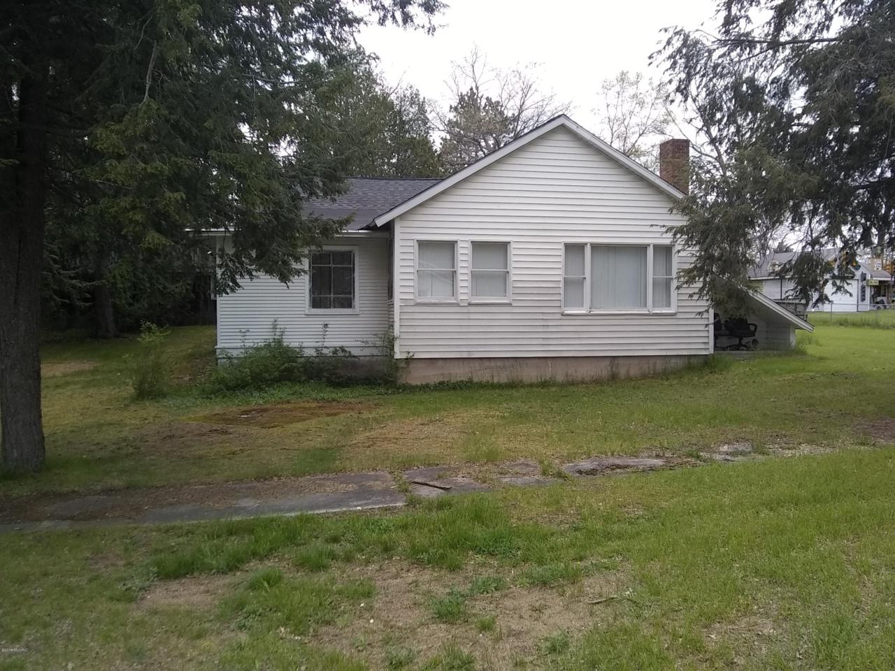 739 Oak Street - Photo 1
