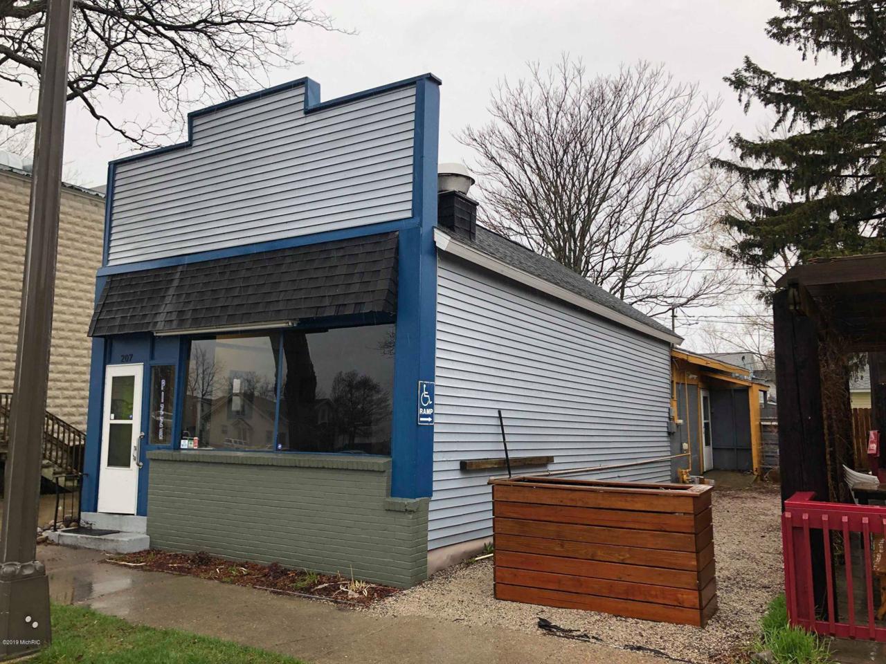 207 7th Seventh Street - Photo 1