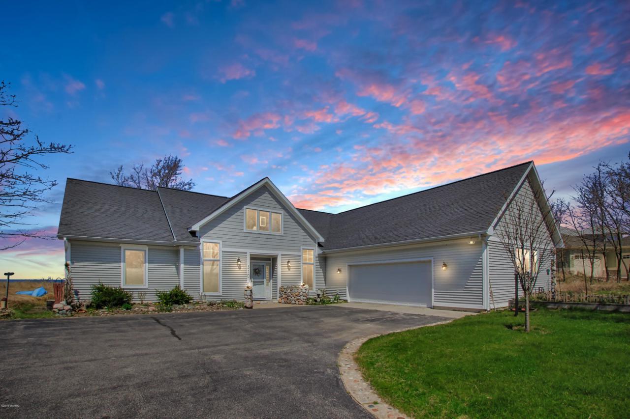 310 Dunes Drive - Photo 1