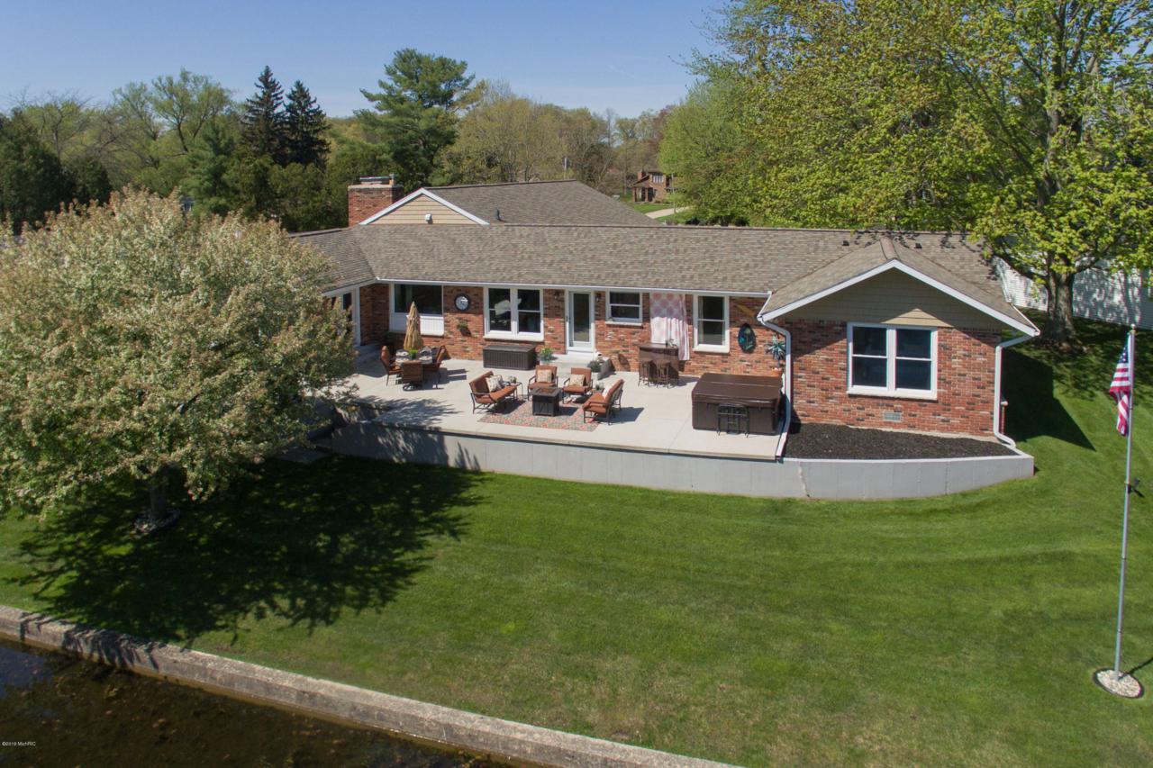 28 Bay Pointe - Photo 1