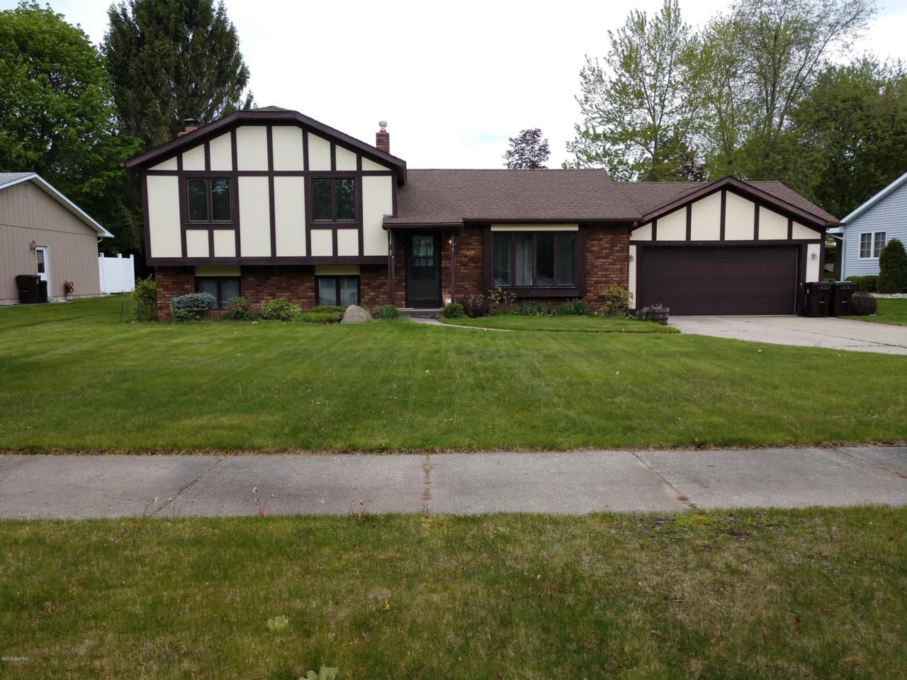 708 Novak - Photo 1