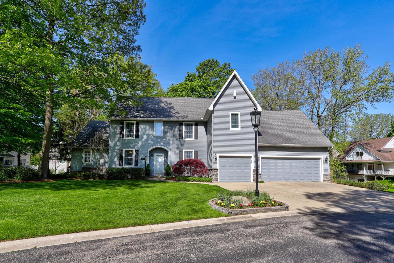 1390 Summerwood Drive - Photo 1