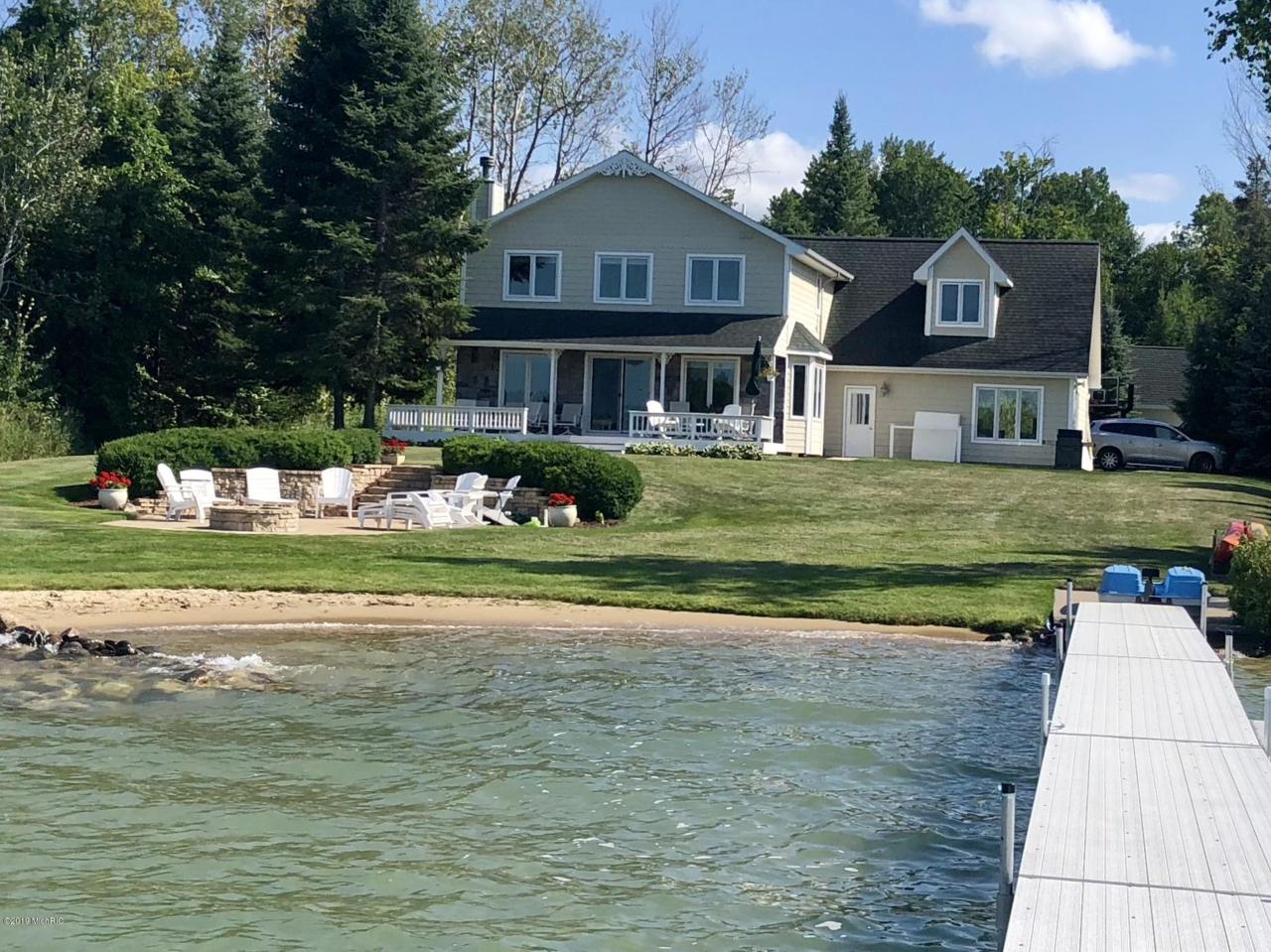10561 Shore Drive - Photo 1