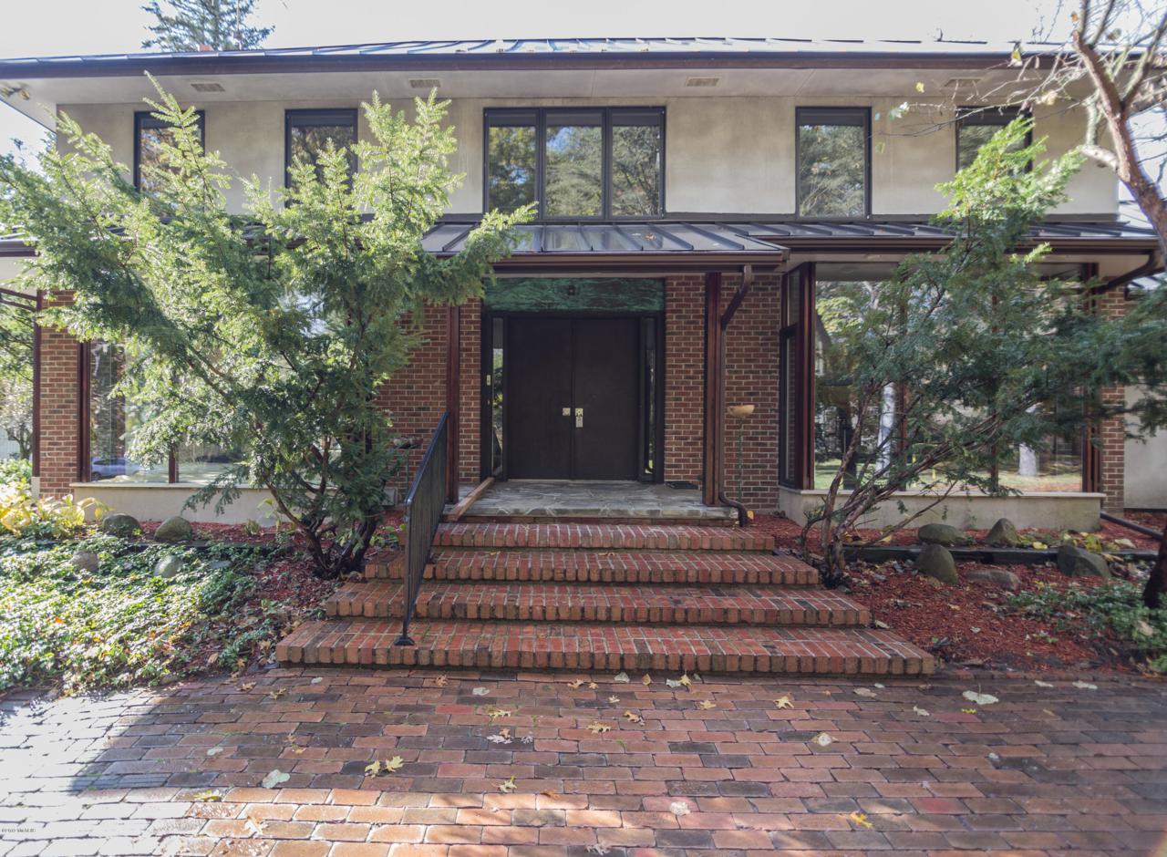 7801 46th Street - Photo 1