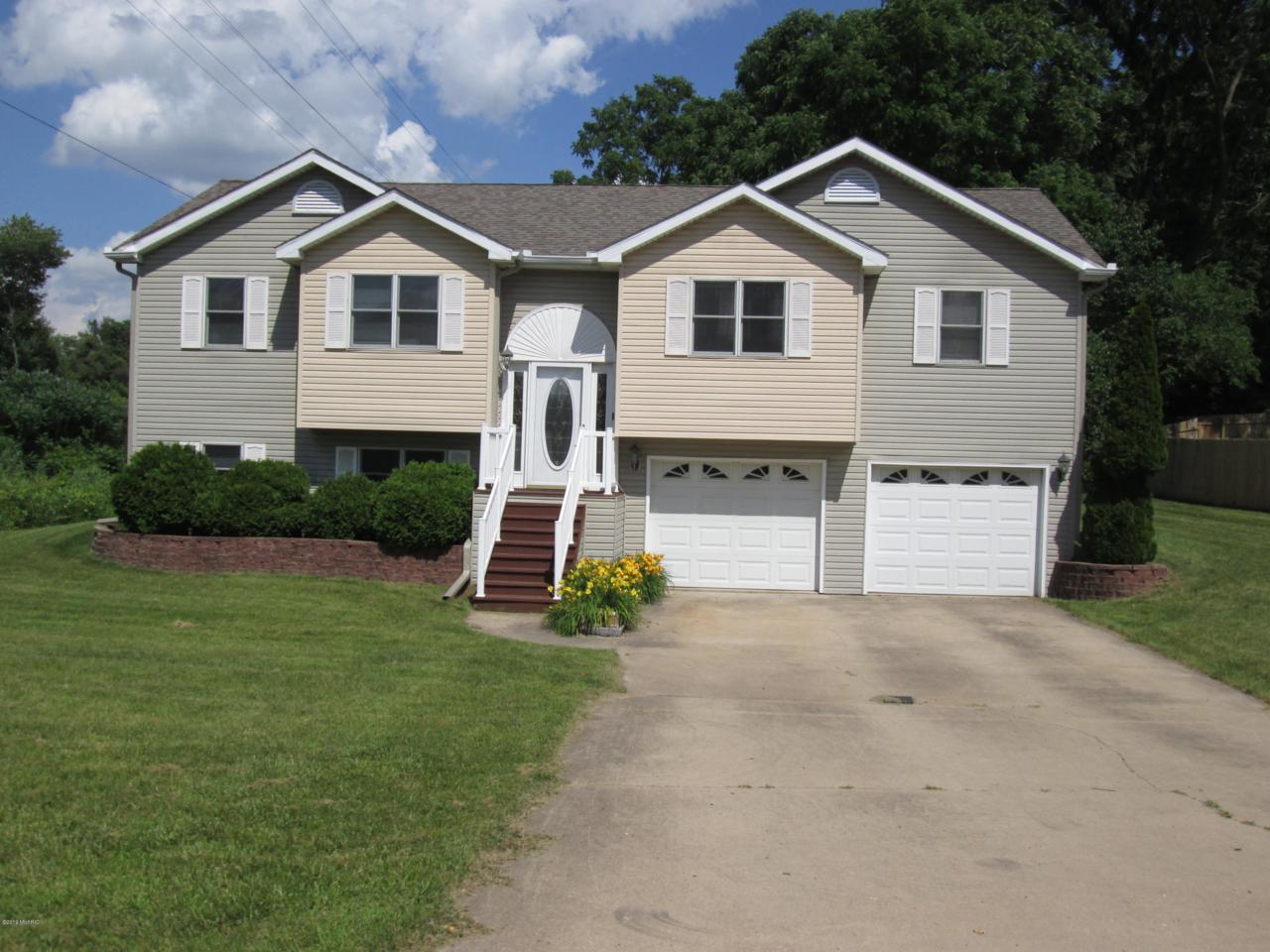 300 Goldenview Drive - Photo 1