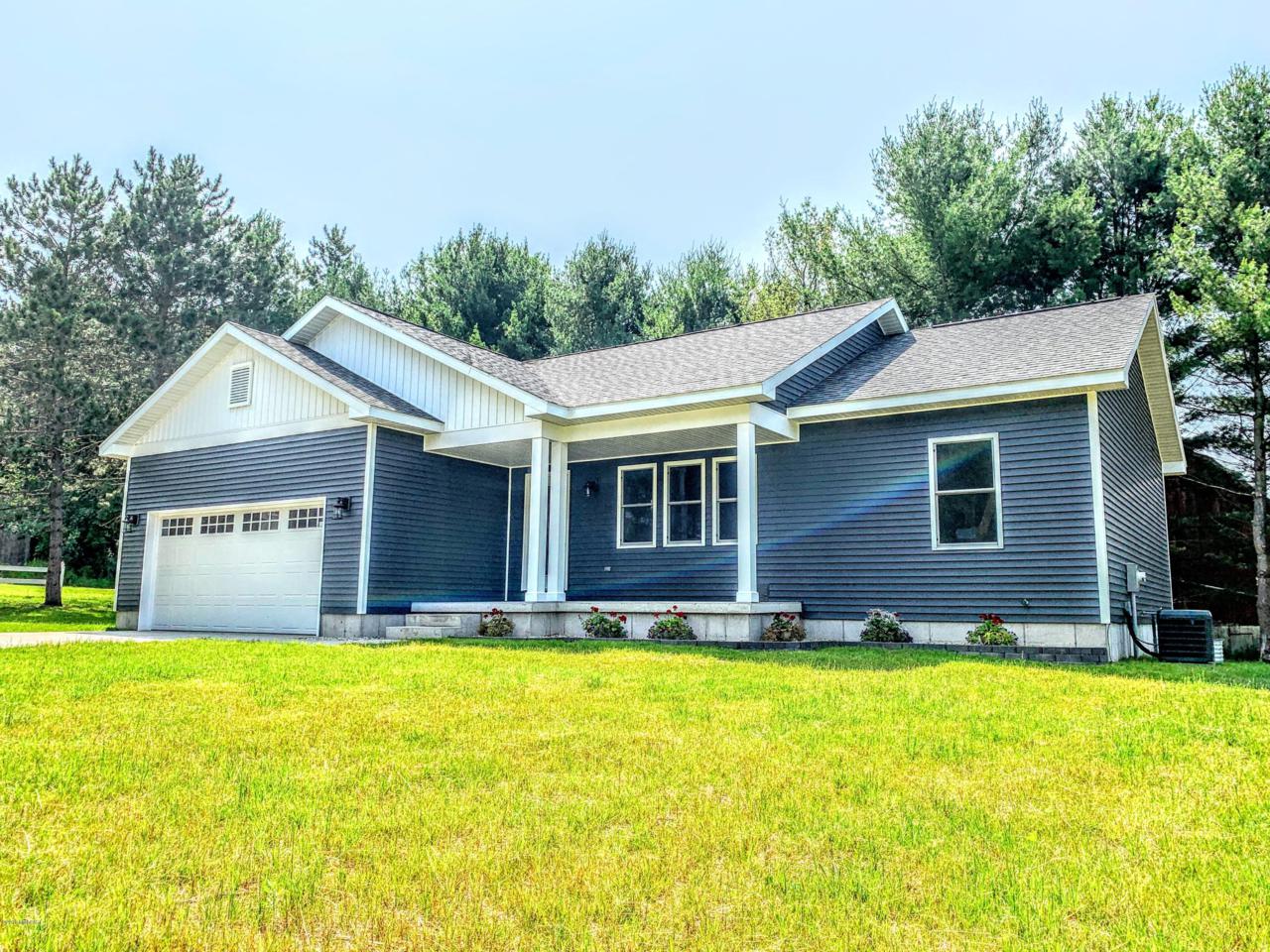 21595 University Drive - Photo 1