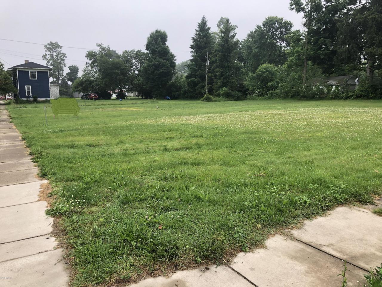 517 Monroe Street - Photo 1