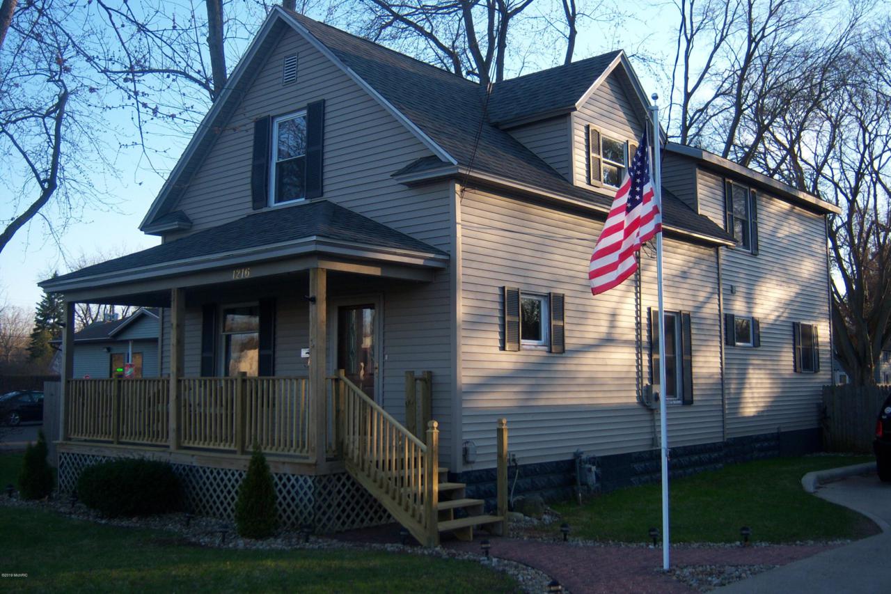 1216 Front Street - Photo 1