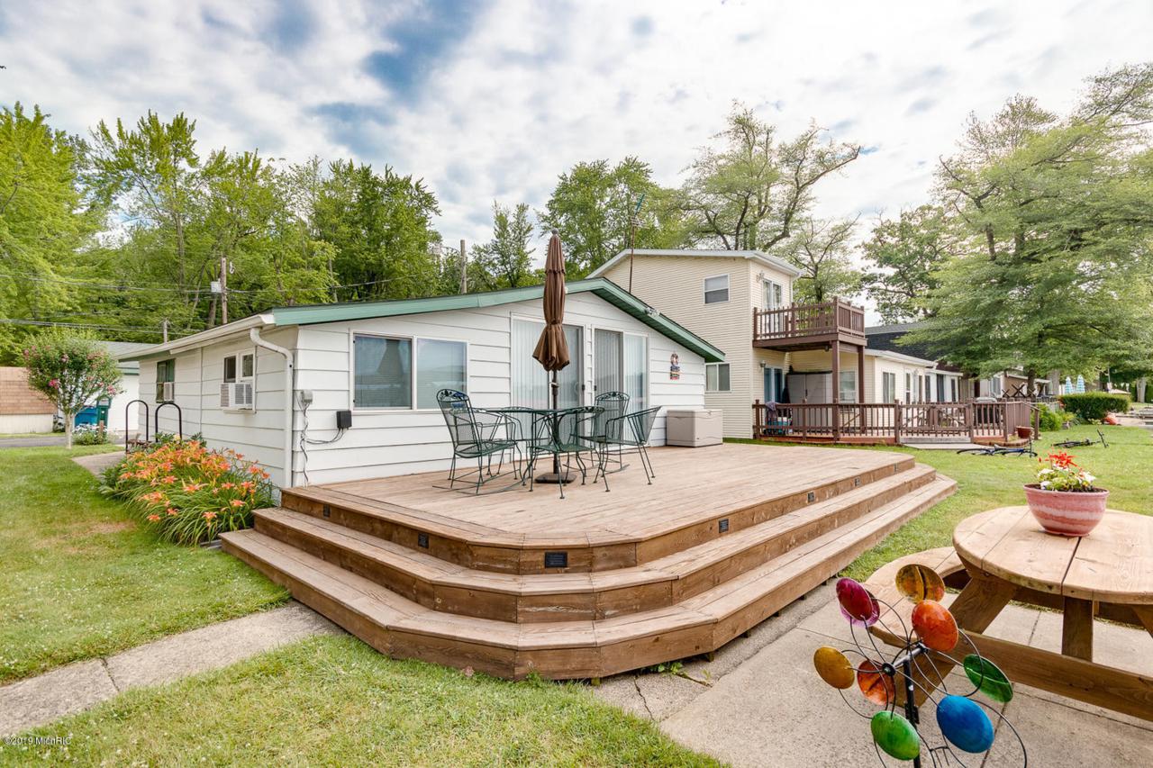 33483 Tice Avenue - Photo 1