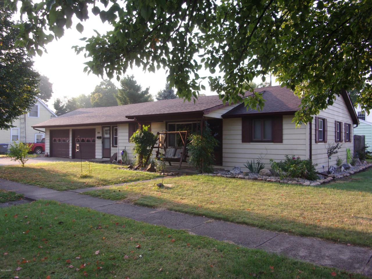 909 Hatch Street - Photo 1
