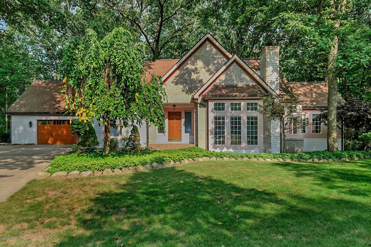 266 Summerset Drive - Photo 1