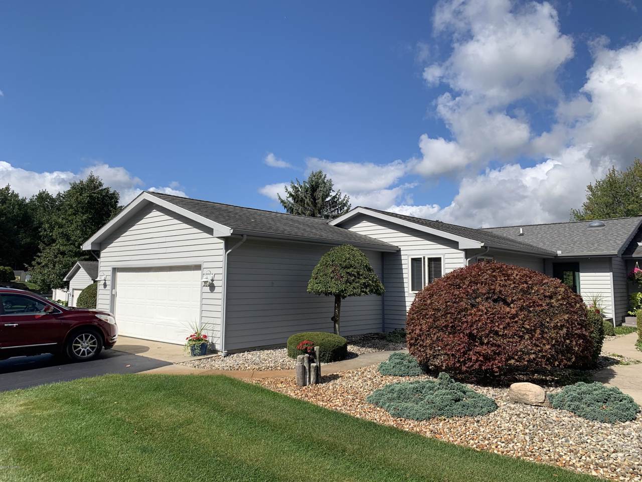 288 Country Club Drive - Photo 1