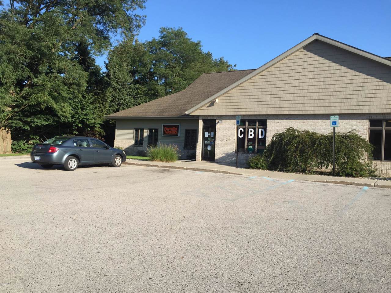 1712 Holton Road - Photo 1