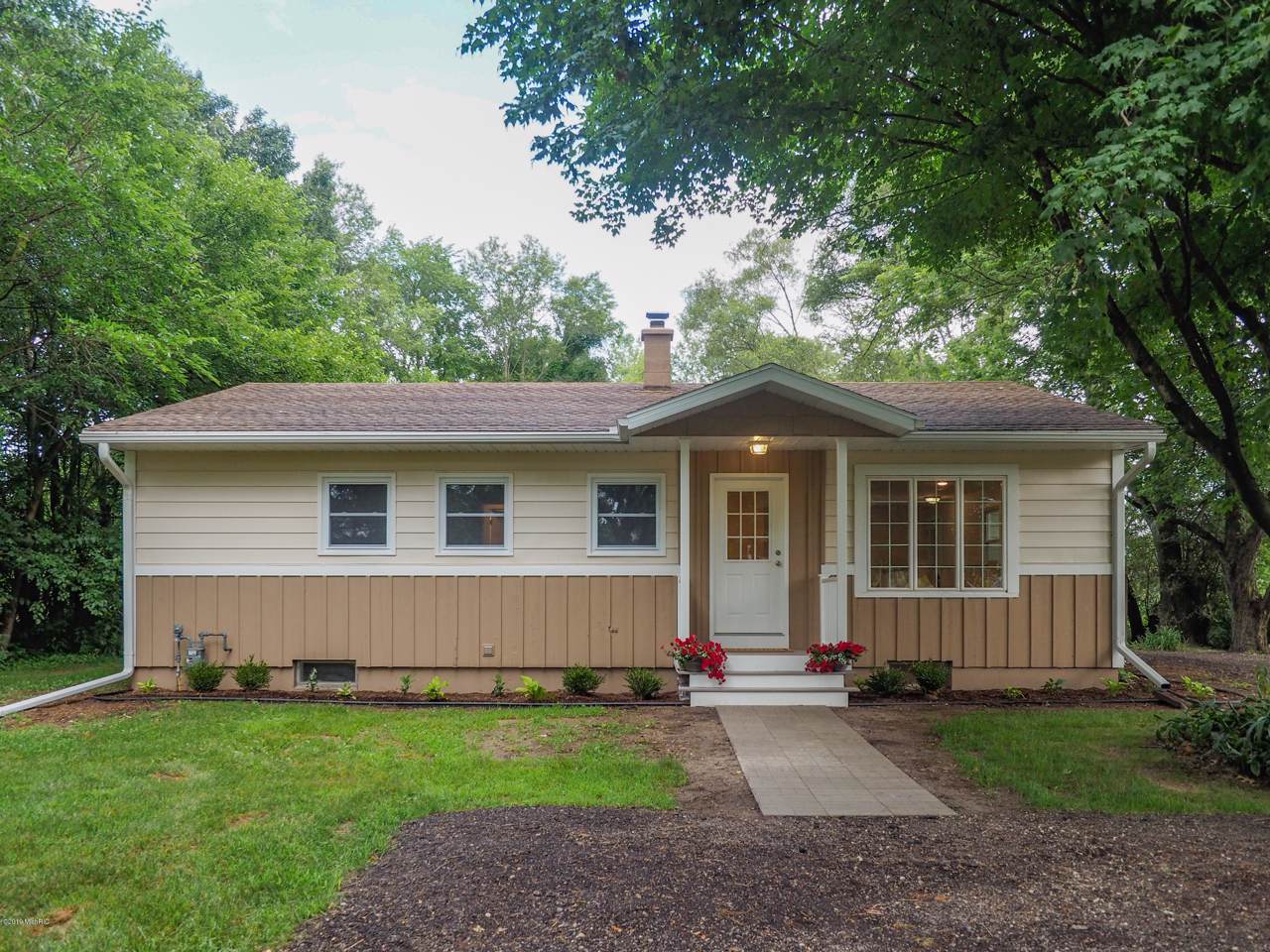 602 Marsh Road - Photo 1