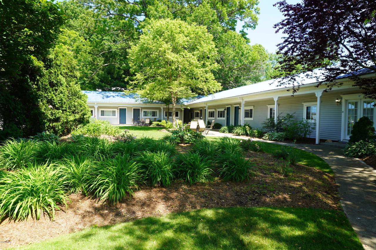 842 Lake Street - Photo 1
