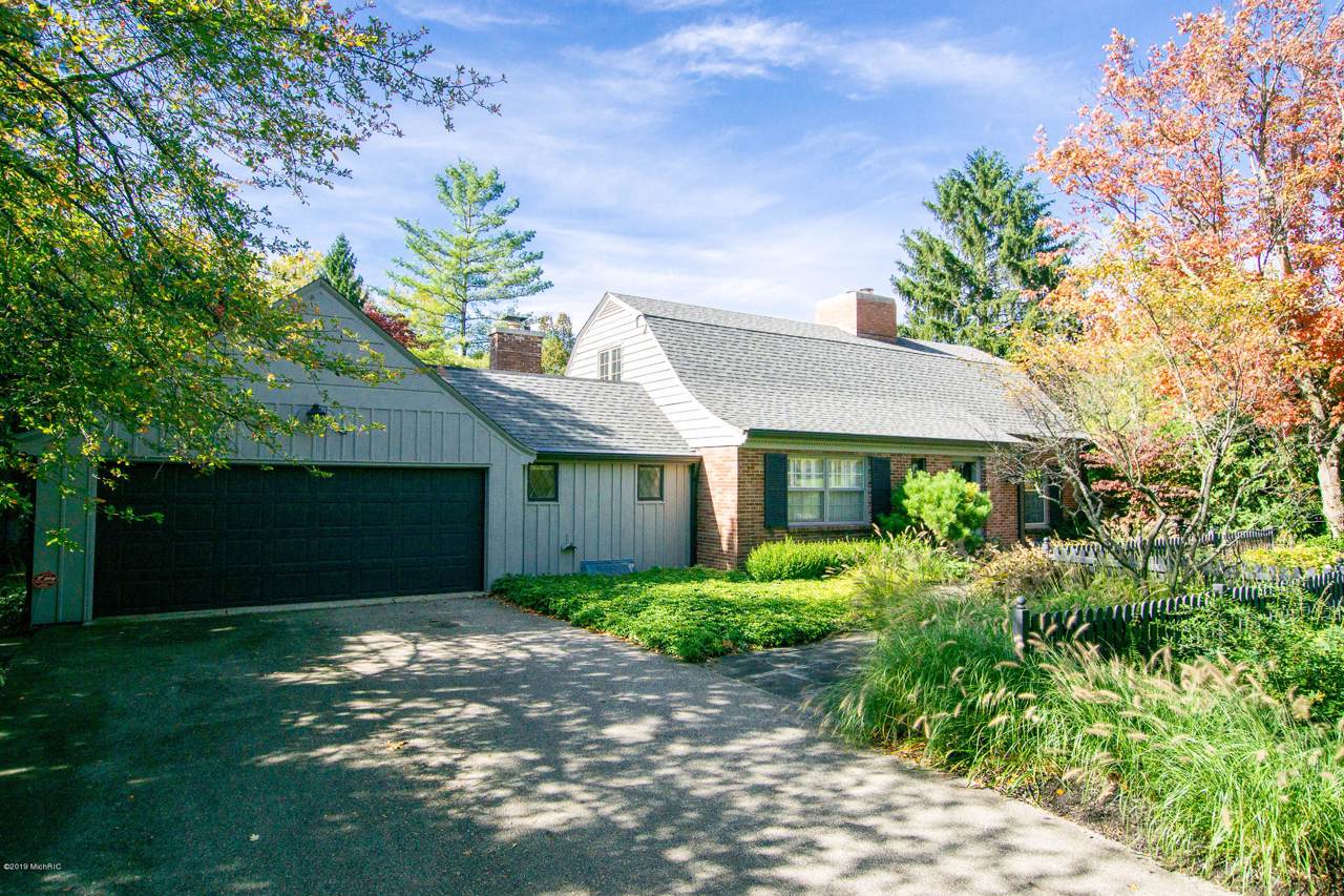215 Morningside Drive - Photo 1