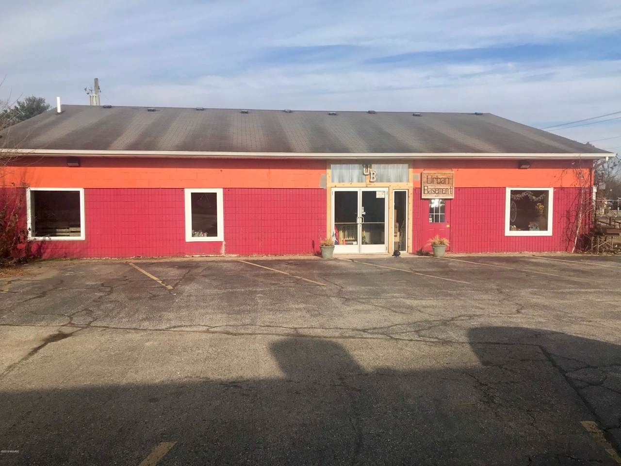 927 E Michigan Ave - Photo 1