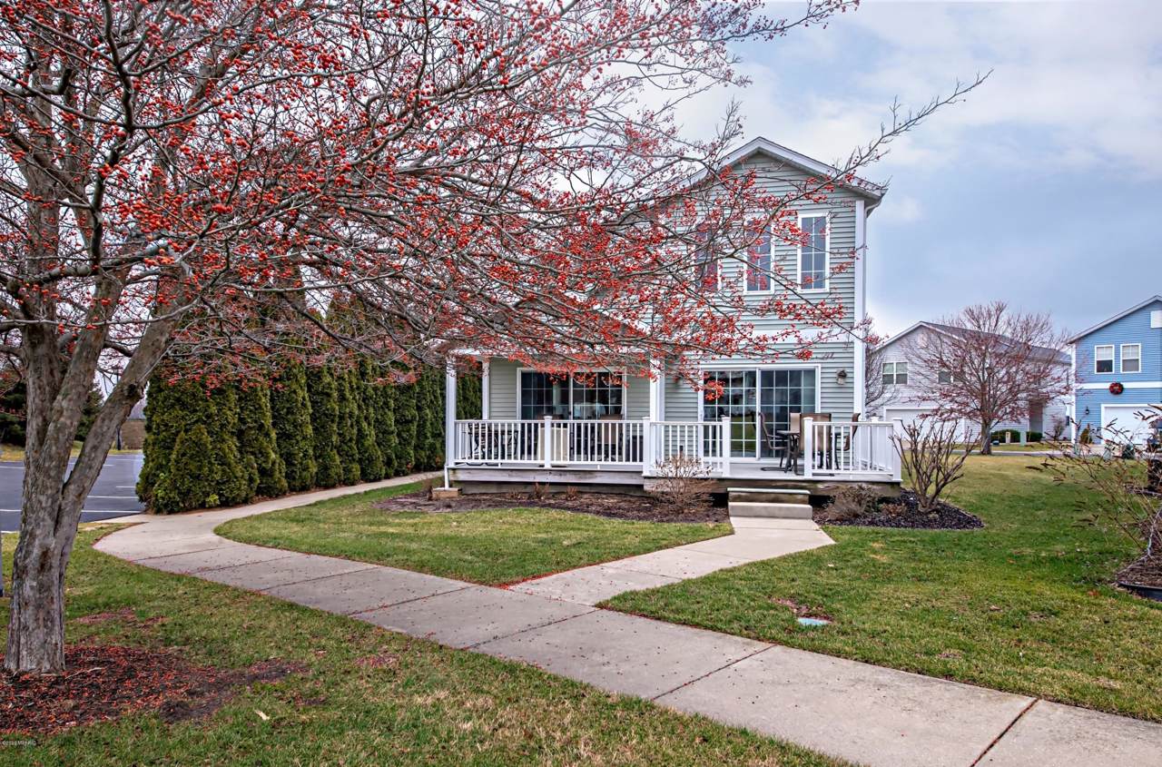 408 Island Pointe Drive - Photo 1
