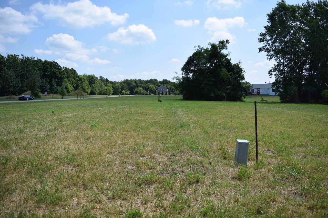 Richard Avenue - Photo 1