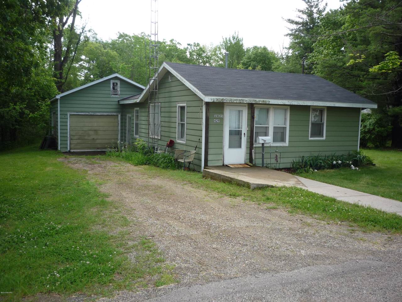 429 Pleasant View Drive - Photo 1