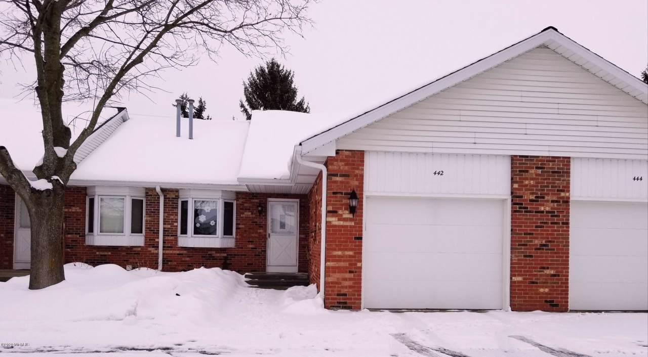 442 Mary Lane - Photo 1