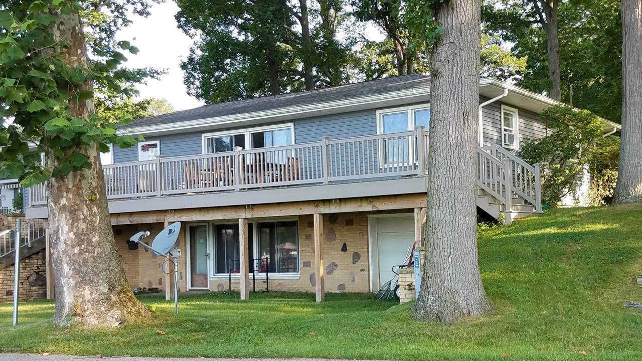 894 Johnson Drive - Photo 1
