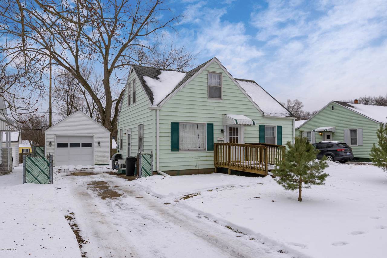 87 Maryland Drive - Photo 1