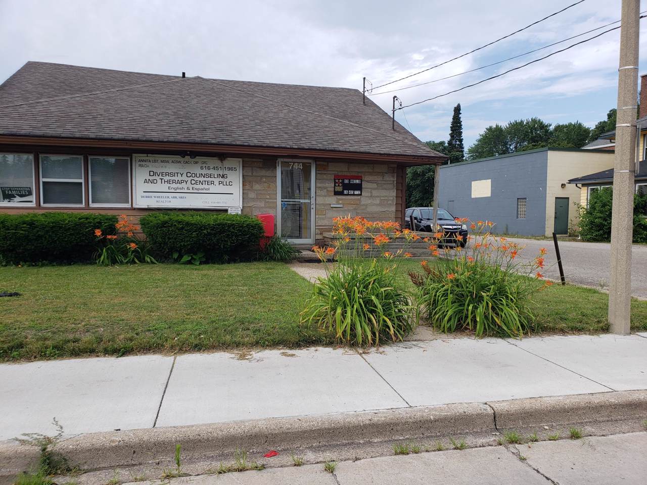 744 Burton Street - Photo 1