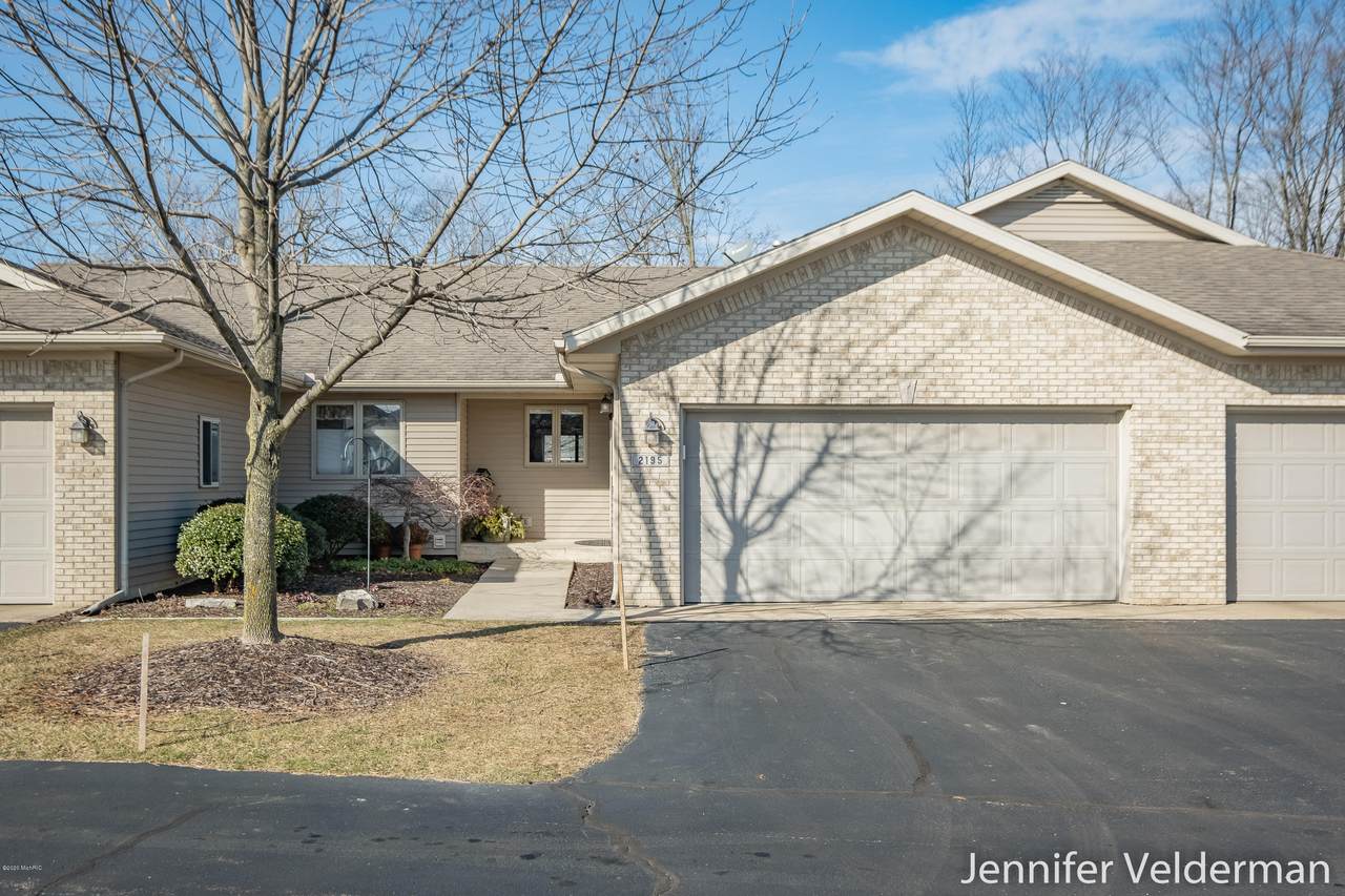2195 Creekside Drive - Photo 1