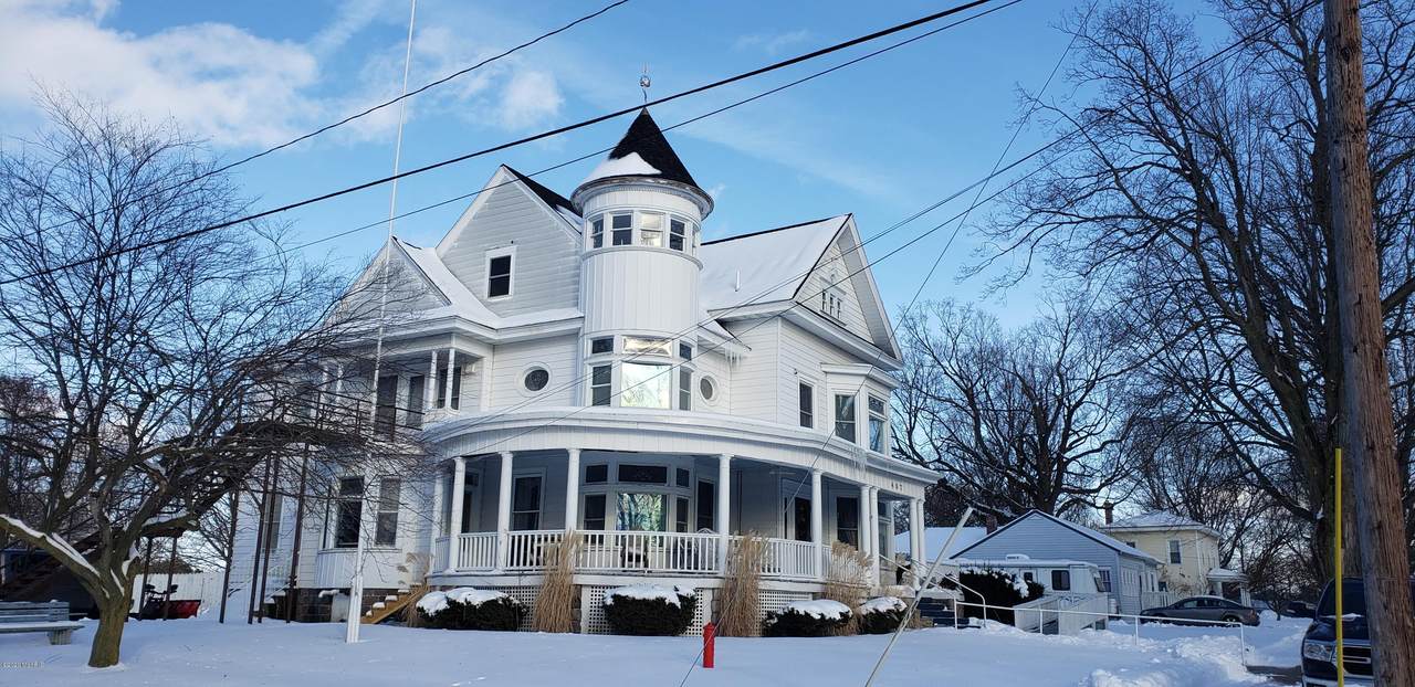 407 Home Street - Photo 1