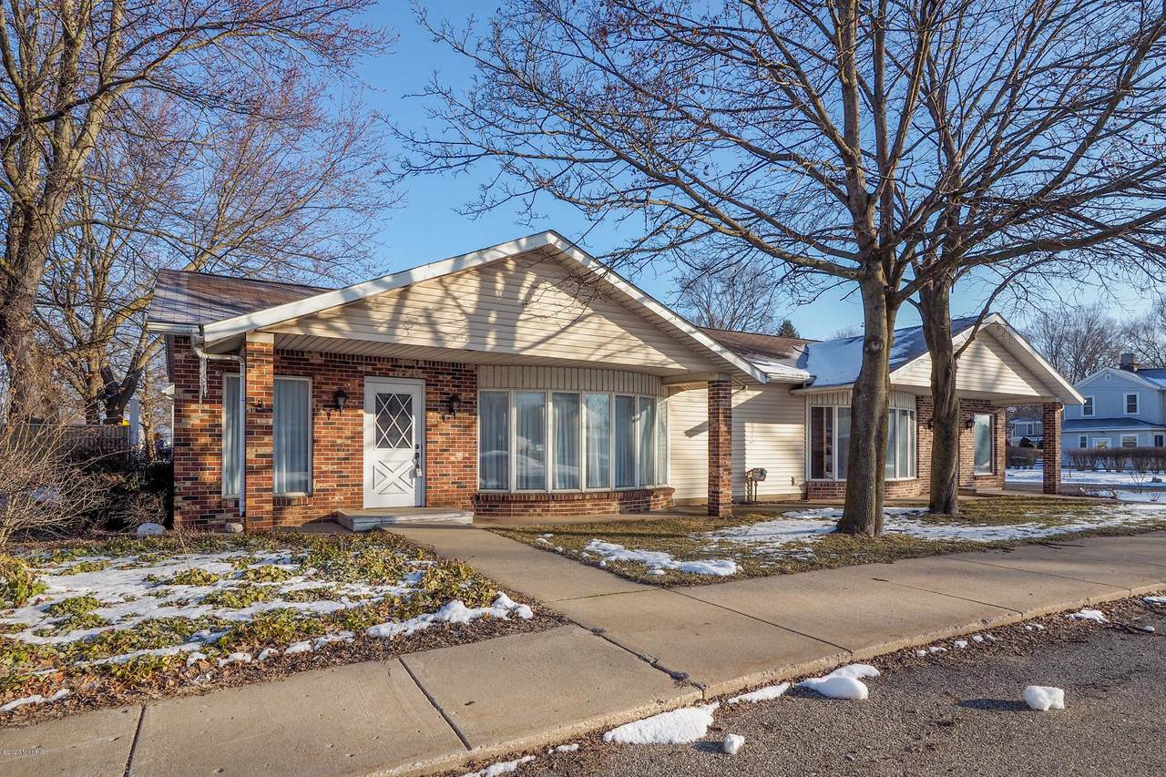 110 Walnut Street - Photo 1