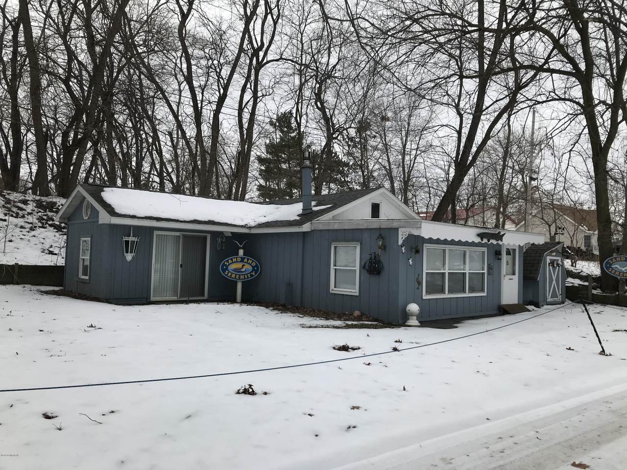 4660 Newell Drive - Photo 1