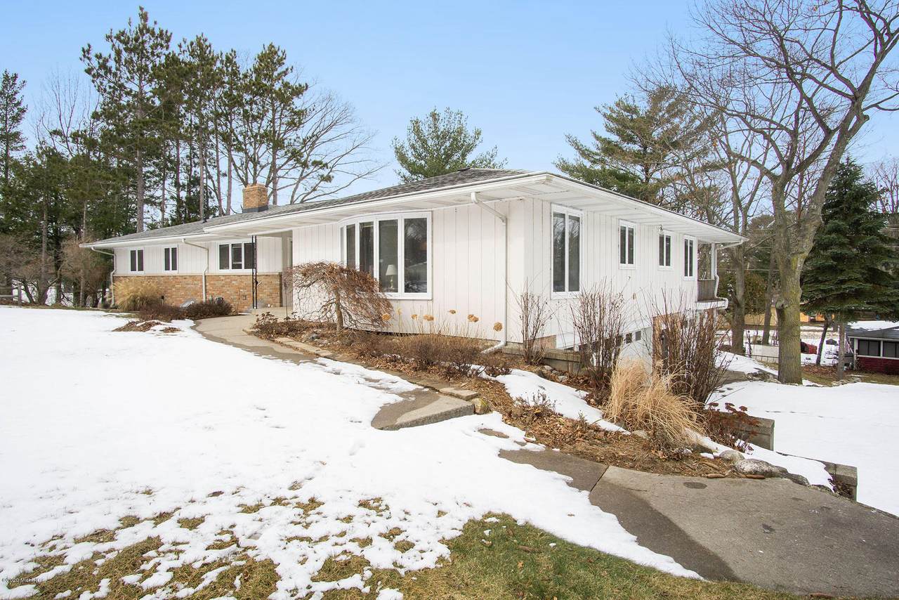 723 22nd Avenue - Photo 1