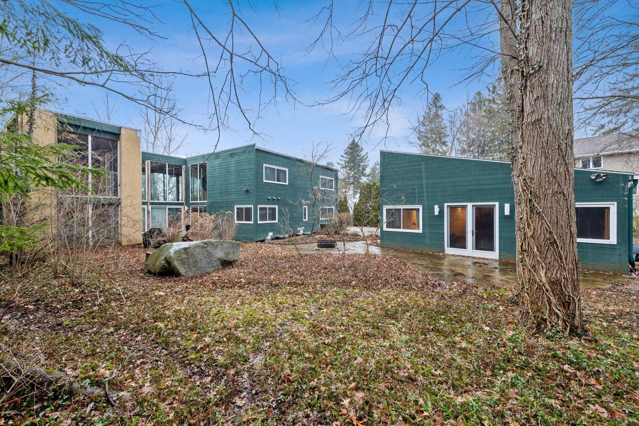 15157 Lakeshore Road - Photo 1
