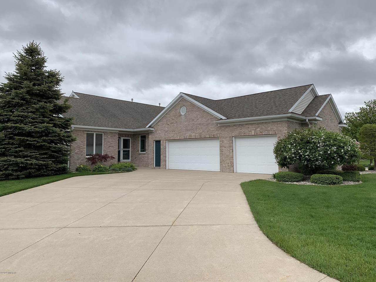 4002 Del-Mar View Drive - Photo 1
