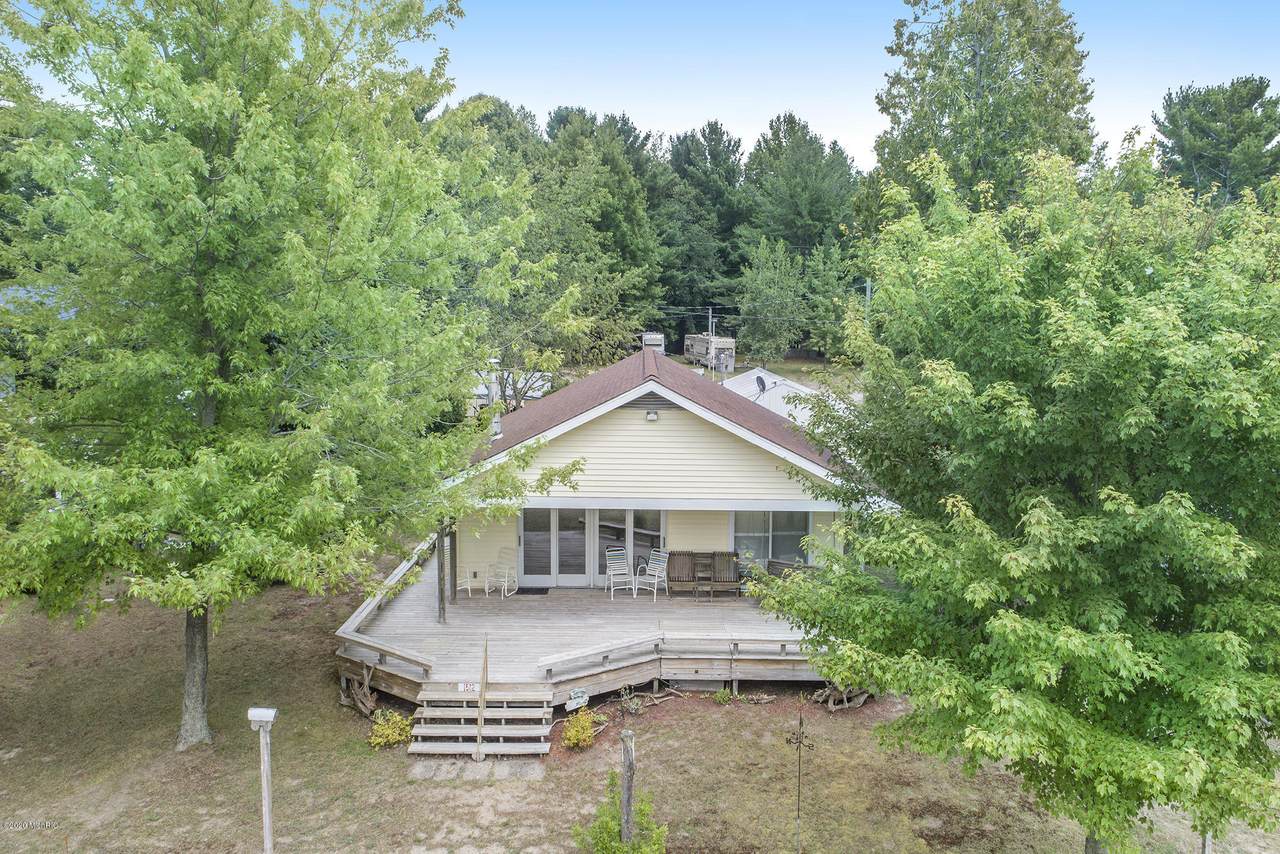 1512 Shore Drive - Photo 1