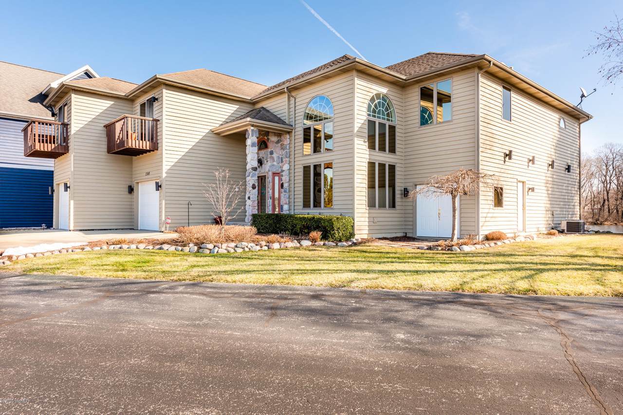 2349 Riverside Pointe Drive - Photo 1