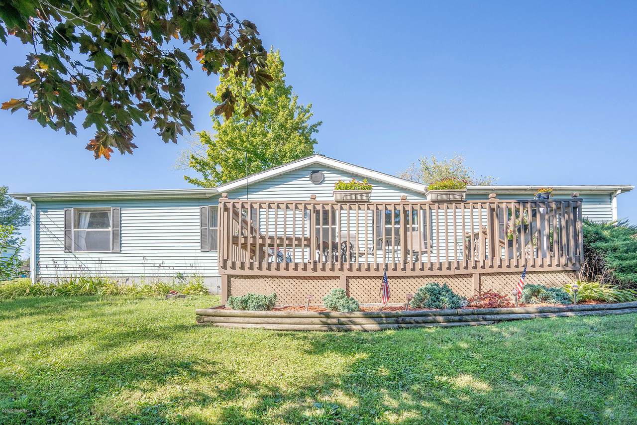 8727 Highland Road - Photo 1