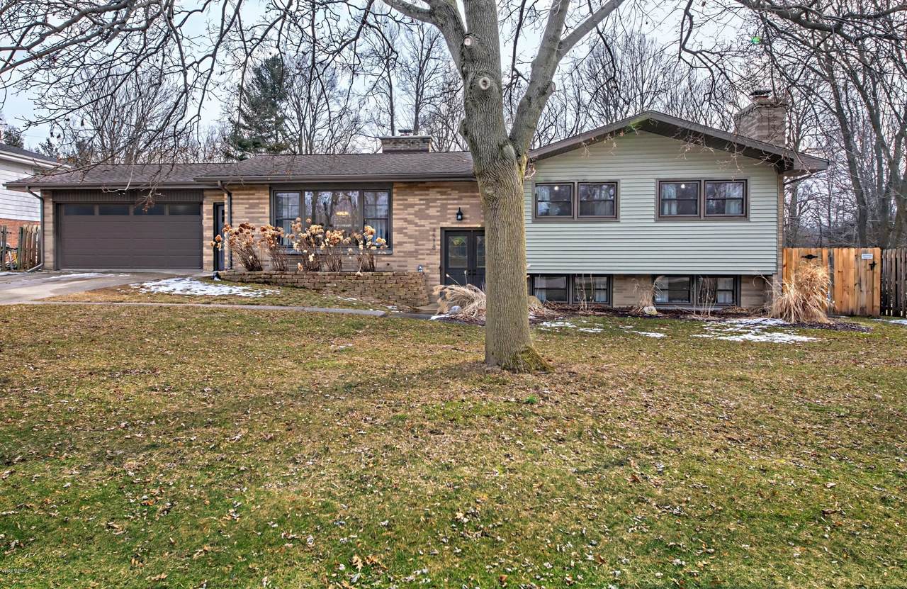 1518 Timberlane Drive - Photo 1