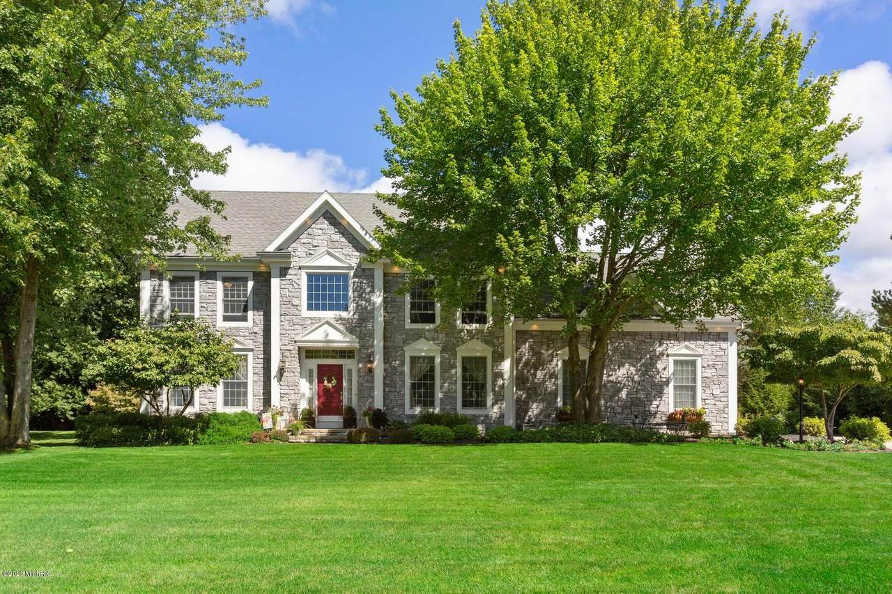 3163 Estates Drive - Photo 1