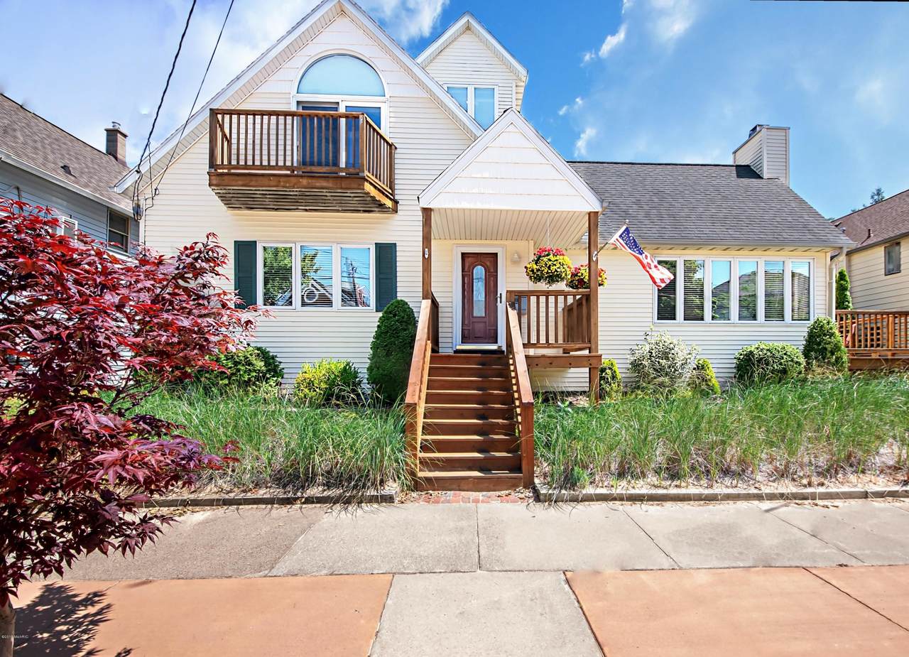 1107 Lions Park Drive - Photo 1