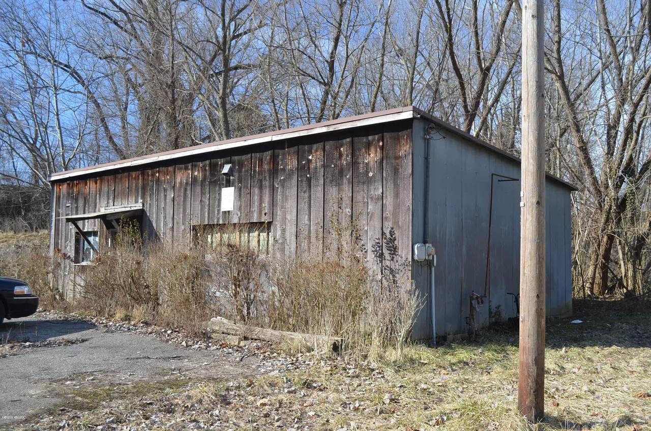 873 Empire Avenue - Photo 1