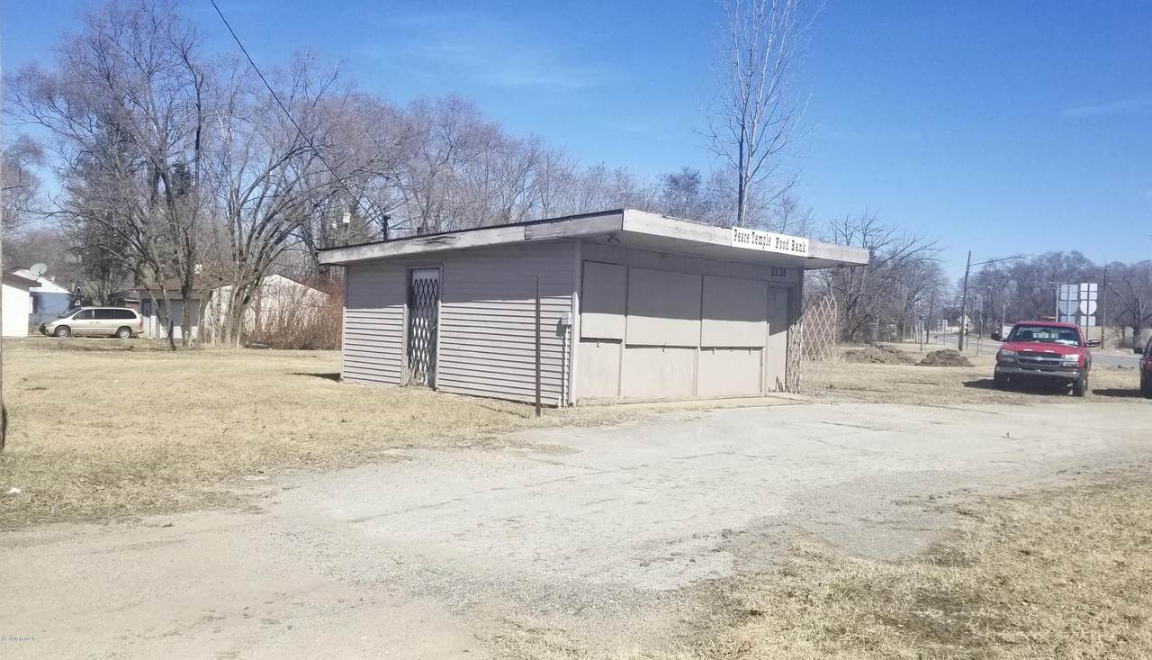 2121 Red Arrow Highway - Photo 1
