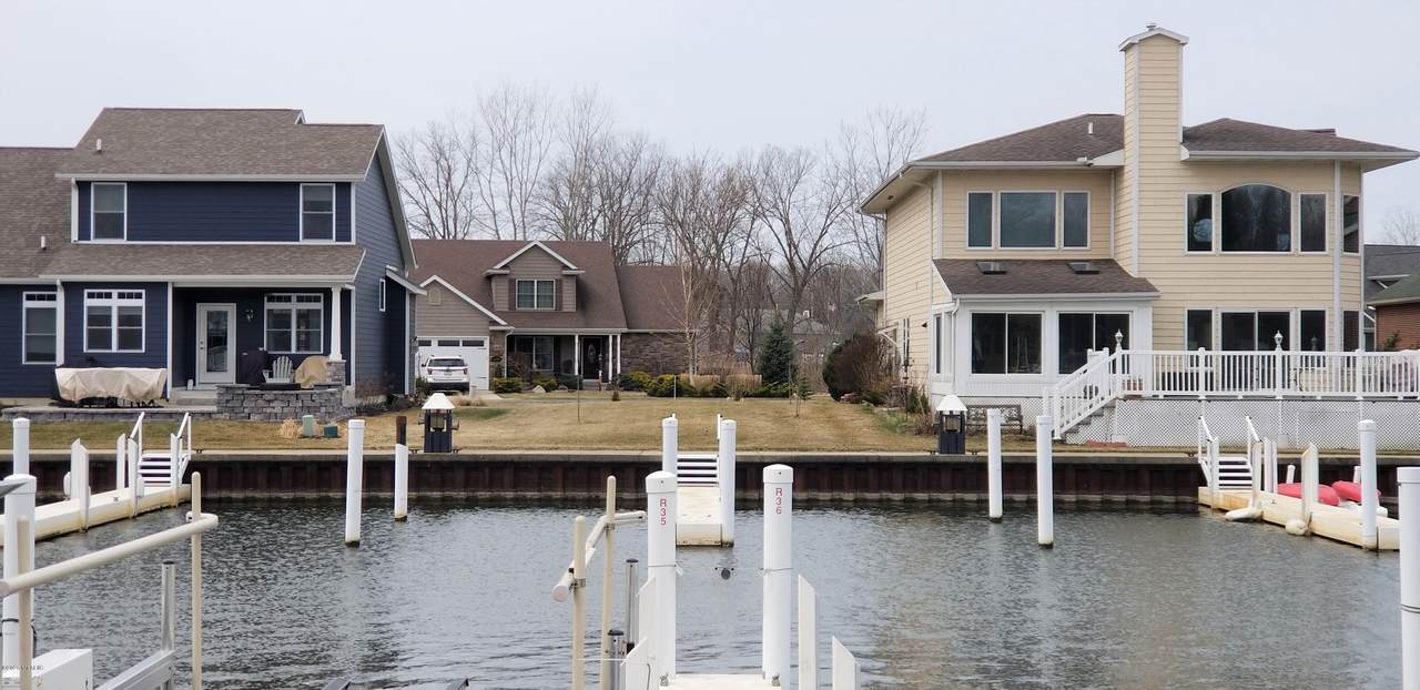 2451 Bay Pointe Drive - Photo 1