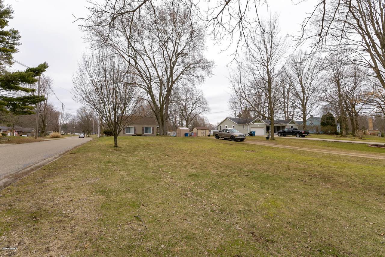542 Gordon Street - Photo 1